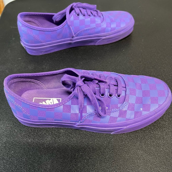 Vans - Picture 2 of 3